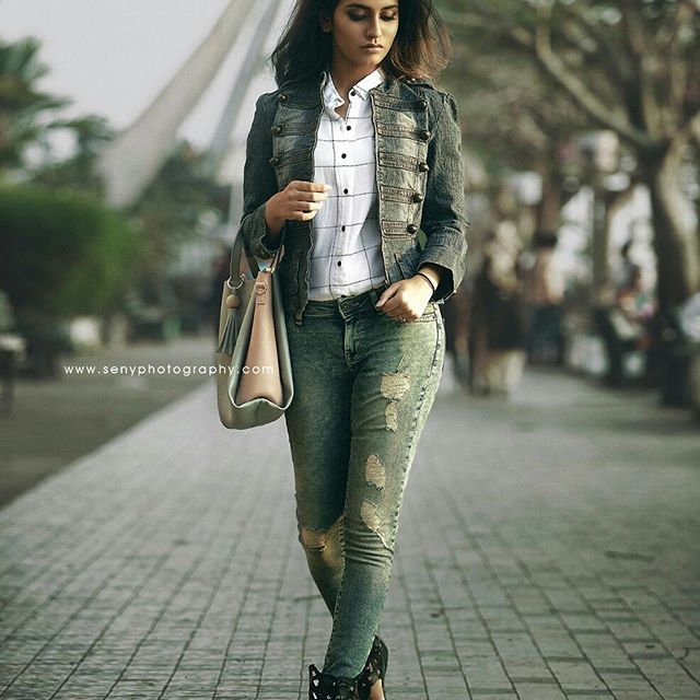 Priya-Prakash-Varrier-bio